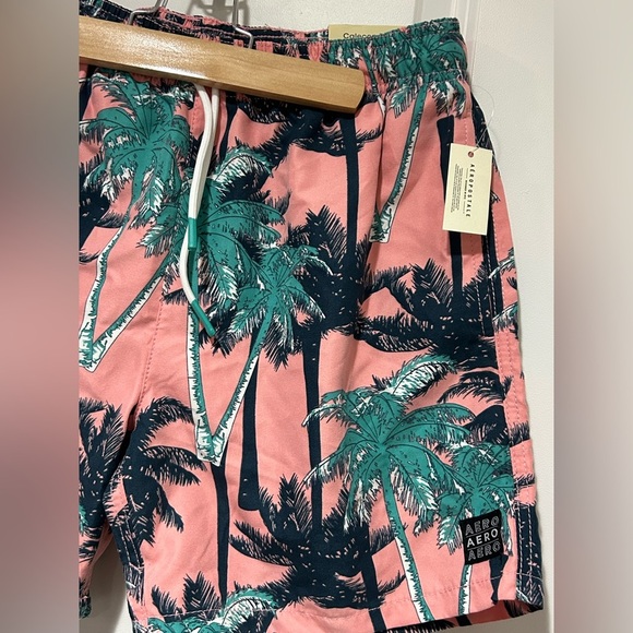 ✨host pick ✨Men’s NWT swim trucks - Picture 2 of 3